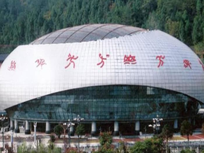 盐城体育中心球形网架加工安装